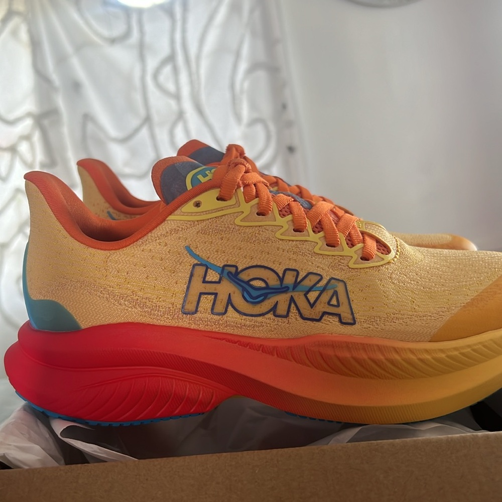 Hoka  Mach6